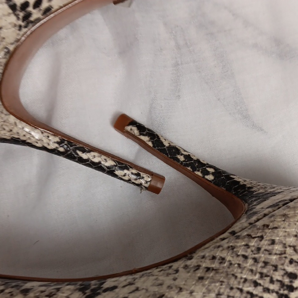 SCHUTZ Black and Cream Heels Snakeskin Print - Picture 9 of 9
